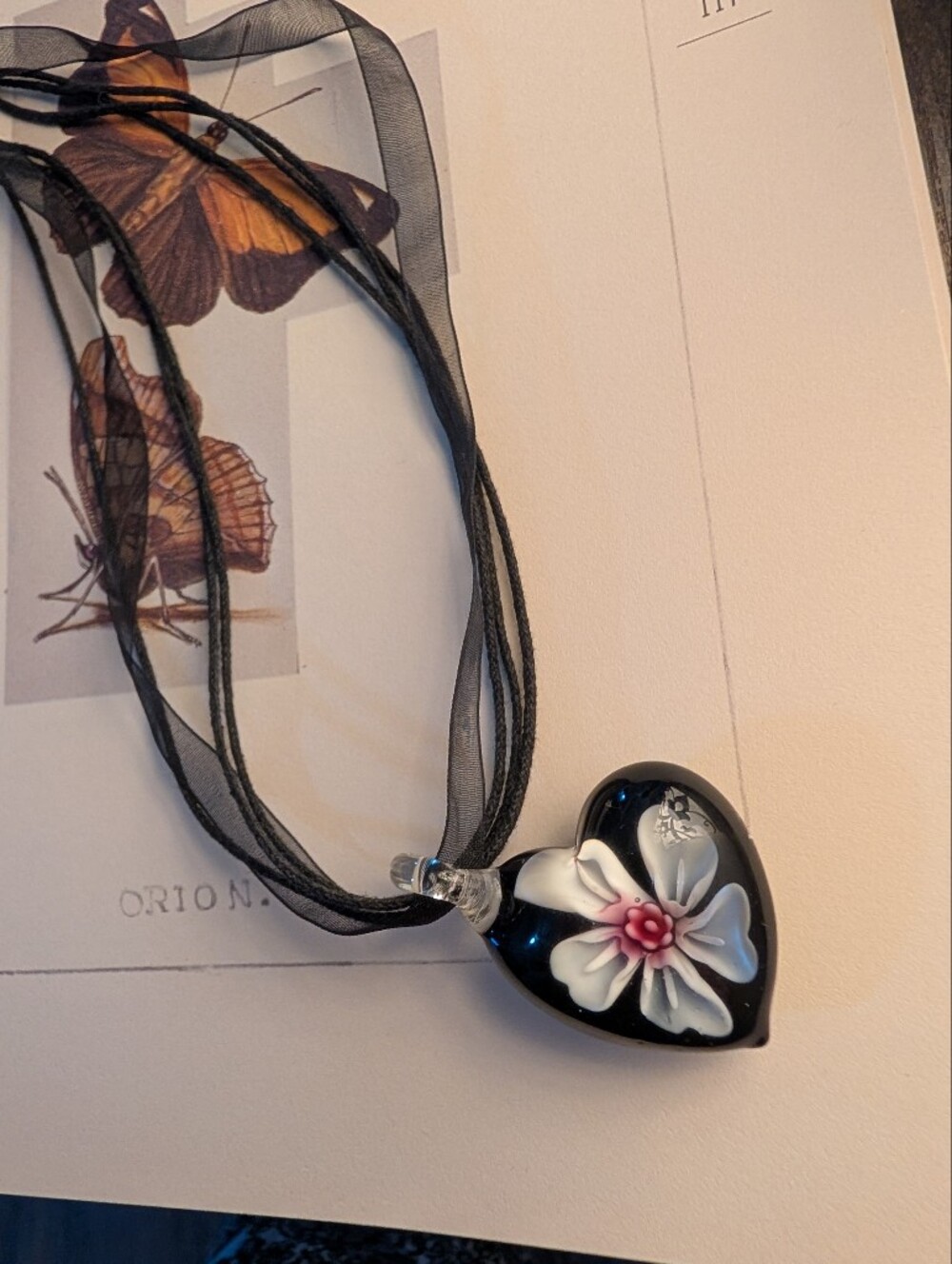 Black Floral Glass Heart Pendant Necklace - Picture 2 of 8